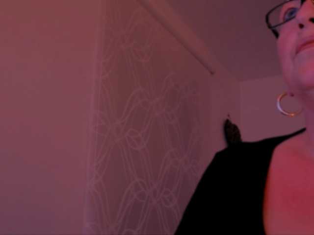 Connyat99 live cam on BongaCams