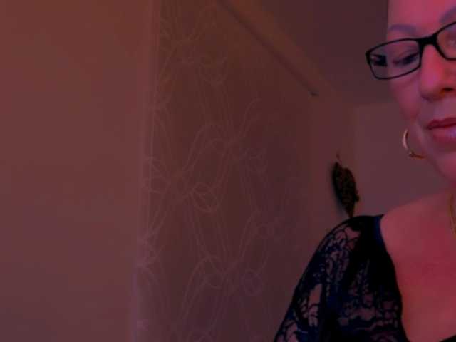 Connyat99 live cam on BongaCams