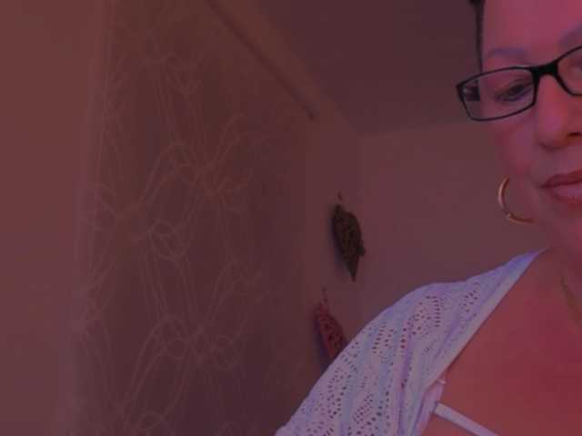 Connyat99 live cam on BongaCams