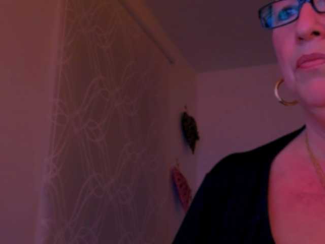 Connyat99 live cam on BongaCams