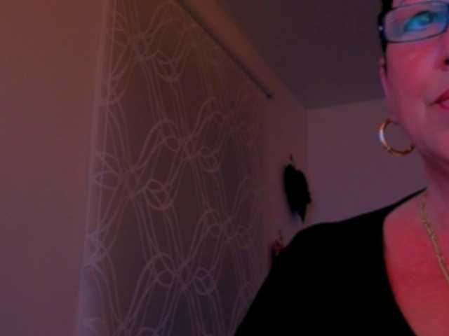 Connyat99 live cam on BongaCams