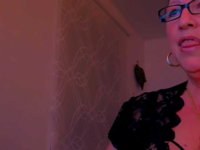 Connyat99 live cam on BongaCams