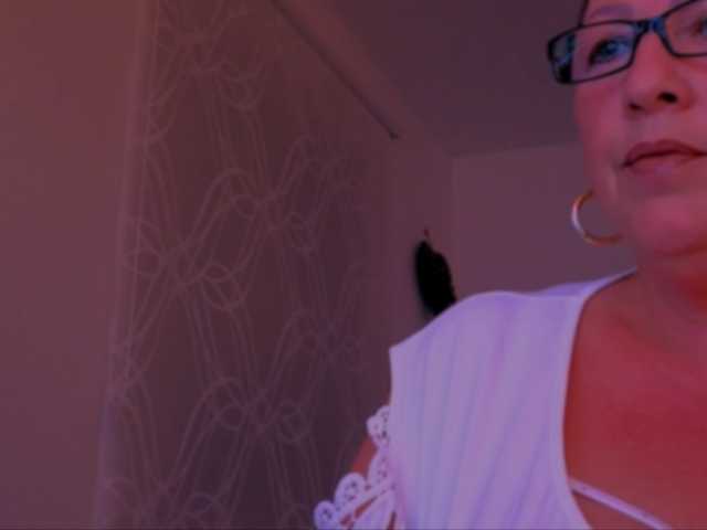 Connyat99 live cam on BongaCams