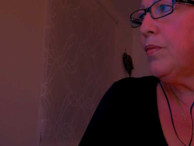 Connyat99 live cam on BongaCams