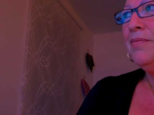 Connyat99 live cam on BongaCams