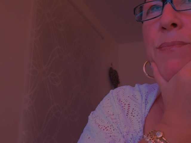 Connyat99 live cam