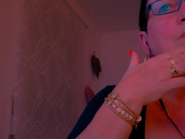 Connyat99 live cam on BongaCams