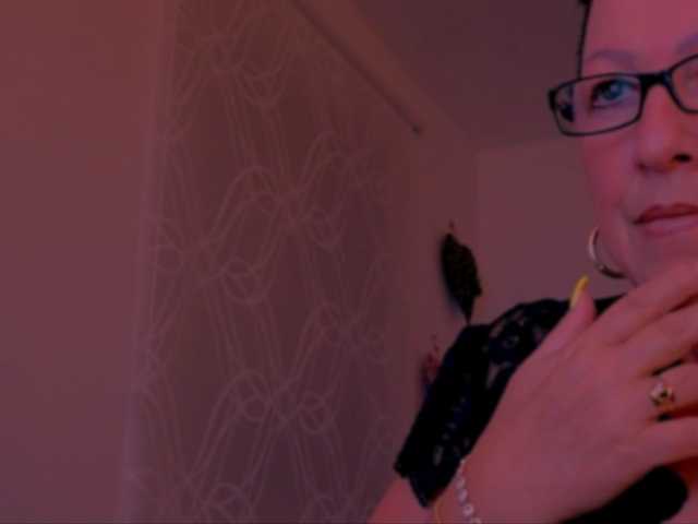 Connyat99 live cam on BongaCams