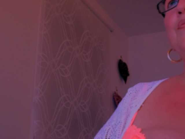 Connyat99 live cam on BongaCams