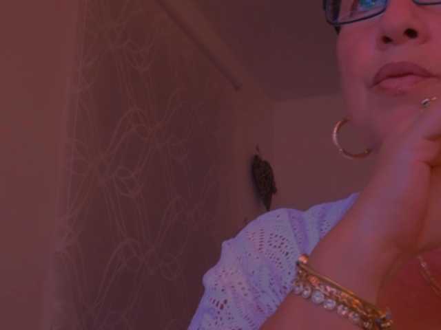 Connyat99 live cam on BongaCams