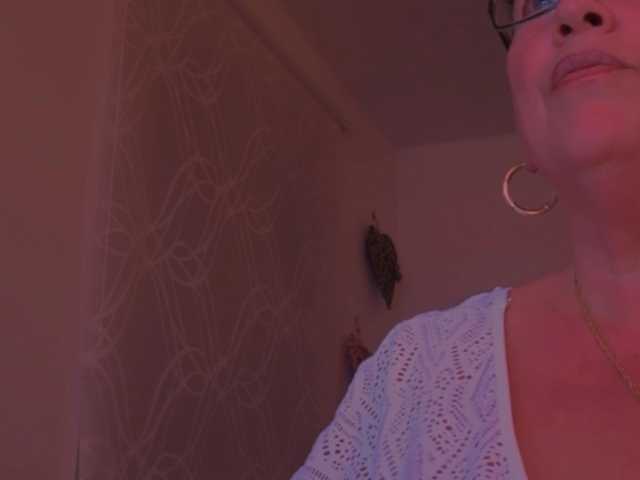 Connyat99 live cam