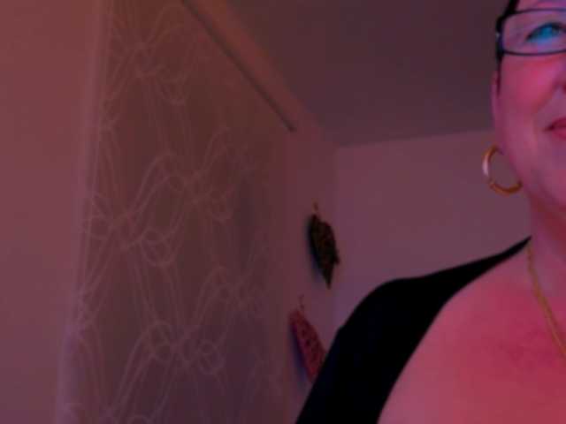 Connyat99 live cam preview