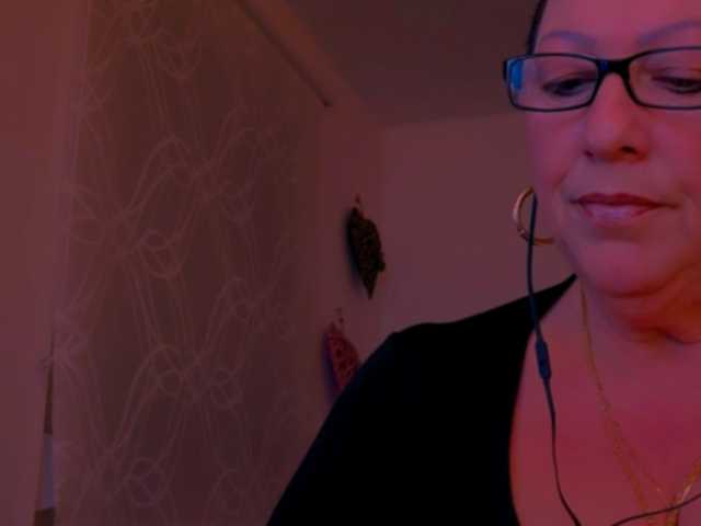 Connyat99 live cam on BongaCams