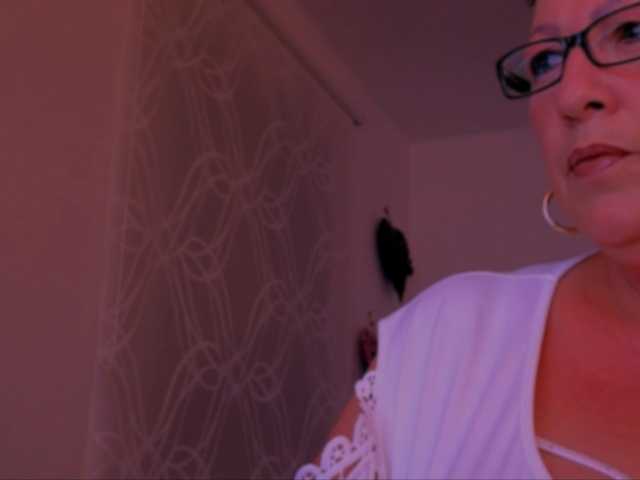Connyat99 live cam on BongaCams