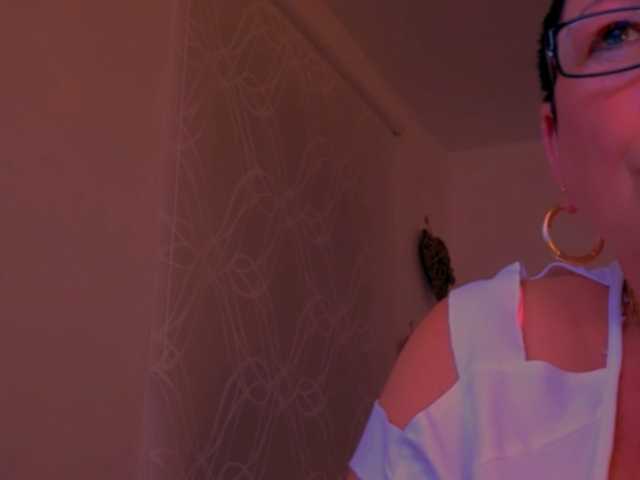 Connyat99 live cam on BongaCams