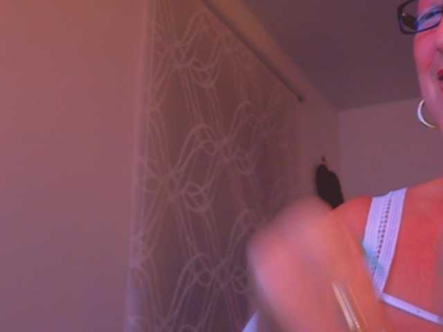 Connyat99 live cam on BongaCams