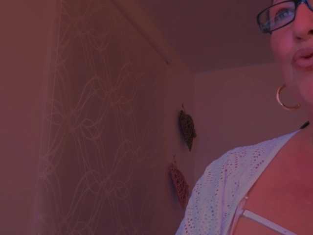 Connyat99 live cam