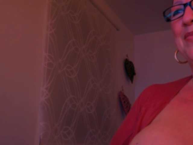 Connyat99 live cam on BongaCams