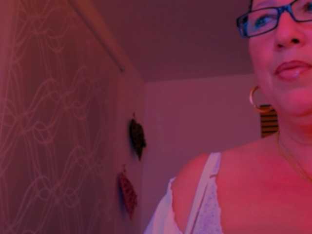Connyat99 live cam on BongaCams