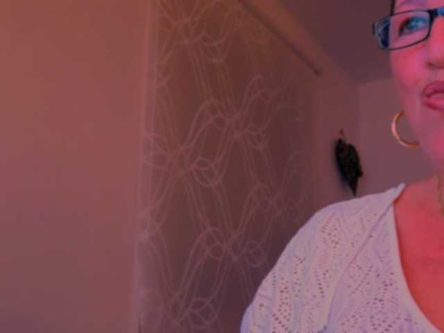 Connyat99 live cam on BongaCams