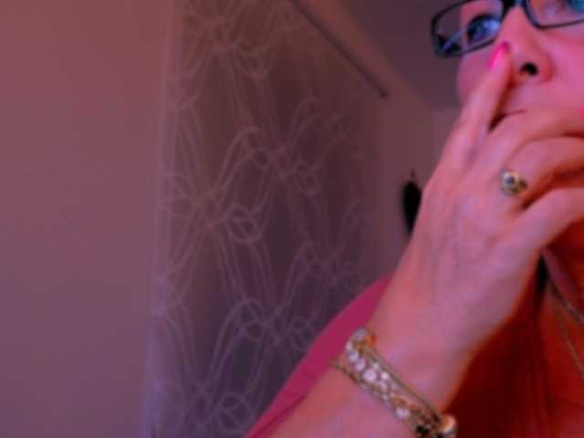 Connyat99 live cam on BongaCams
