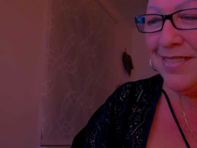 Connyat99 live cam on BongaCams