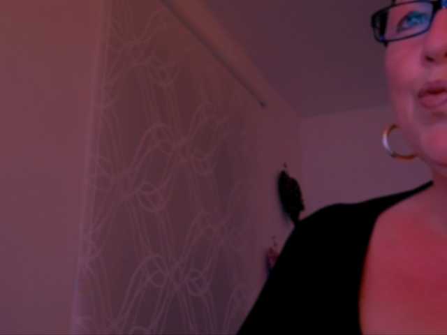 Connyat99 live cam on BongaCams