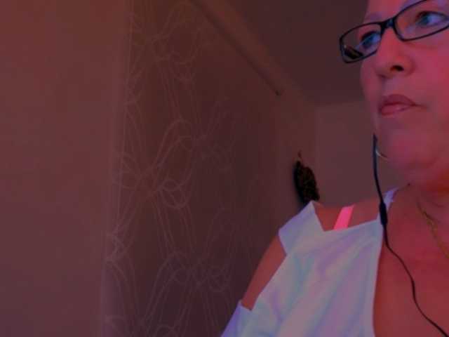 Connyat99 live cam on BongaCams