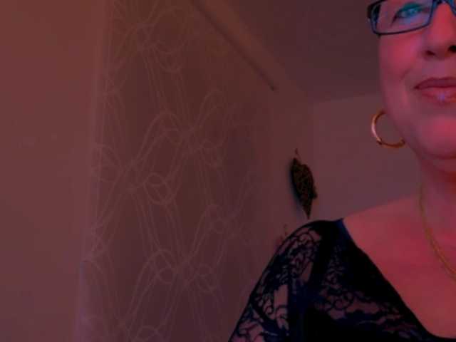 Connyat99 live cam on BongaCams