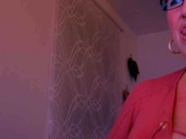 Connyat99 live cam on BongaCams