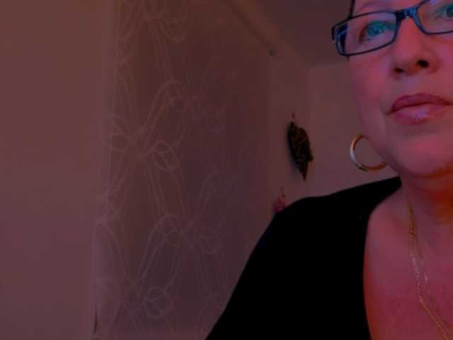 Connyat99 live cam on BongaCams
