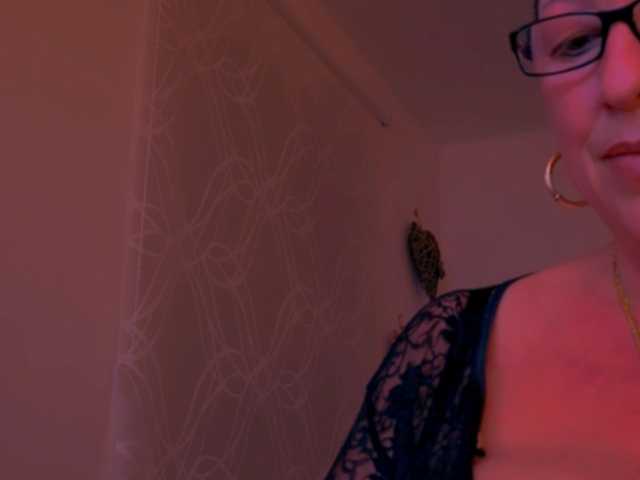 Connyat99 live cam on BongaCams
