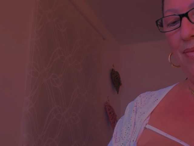 Connyat99 live cam on BongaCams
