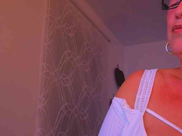 Connyat99 webcam