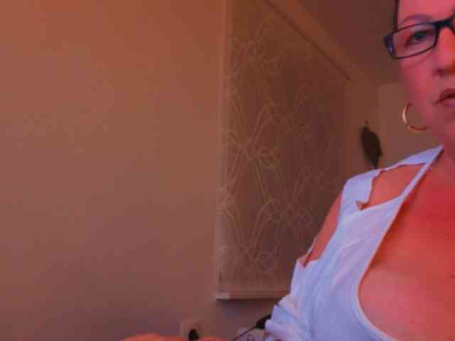 Connyat99 webcam