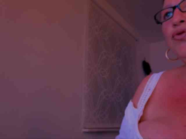 Connyat99 webcam