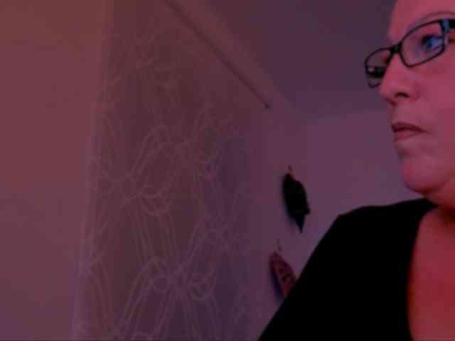 Connyat99 webcam