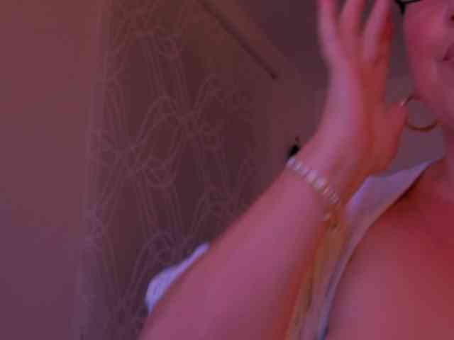 Connyat99 webcam