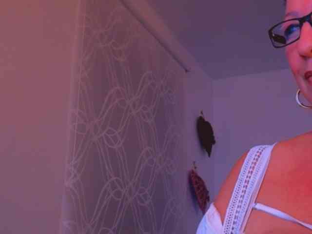 Connyat99 webcam