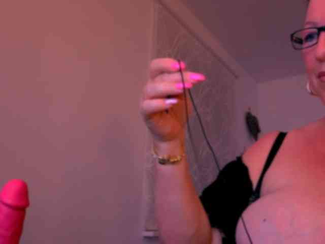 Connyat99 webcam