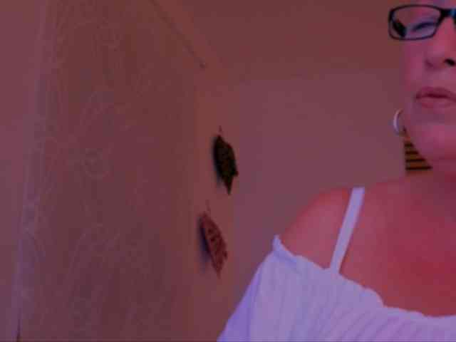 Connyat99 webcam
