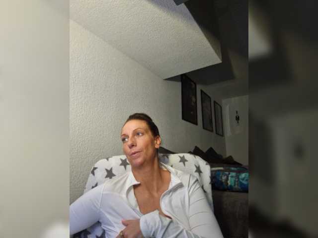 Jasmin-Style live cam on BongaCams