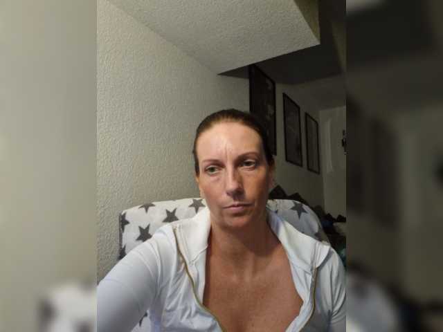 Jasmin-Style live cam preview