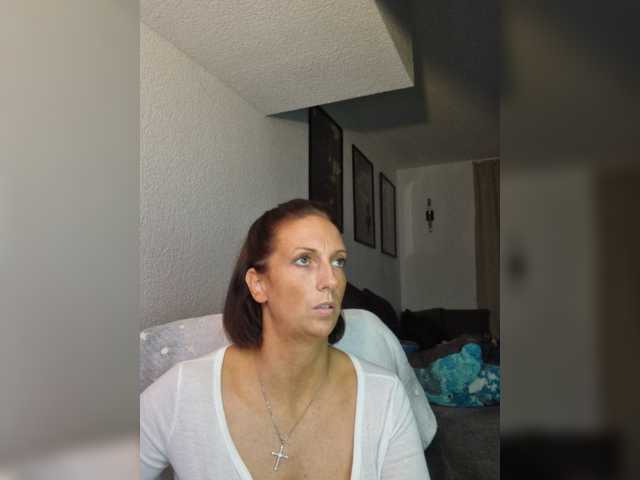 Jasmin-Style live cam on BongaCams