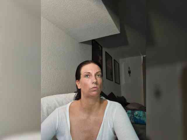Model: Jasmin-Style