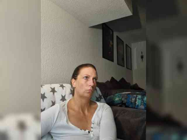 Model: Jasmin-Style