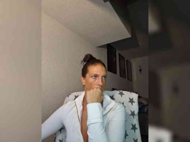 Model: Jasmin-Style