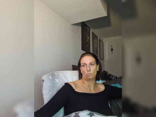 Model: Jasmin-Style