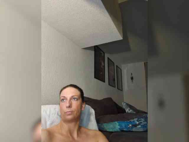Model: Jasmin-Style