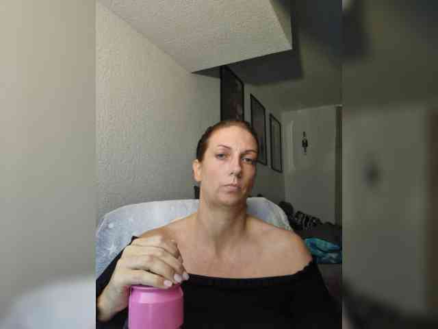 Model: Jasmin-Style